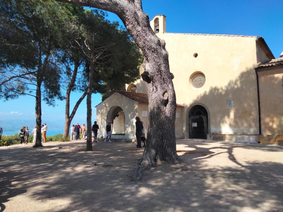 10mm A Pied Des Plages, Olympe Climatise Apartment *