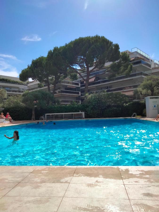 10mm A Pied Des Plages, Olympe Climatise Antibes